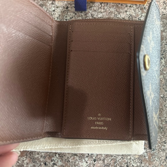 Louis Vuitton Victorine Wallet - Picture 8 of 11